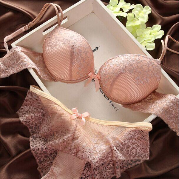 2018 Sexy Underwear Women Bra Set Lingerie Set Luxurious Vintage Lace Embroidery Push Up Bra And Panty Set